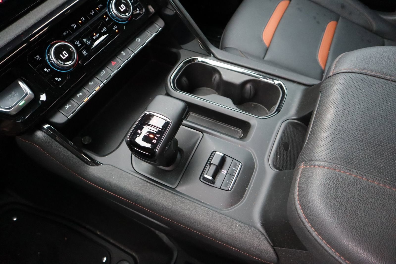 Used 2024 GMC Sierra 1500 AT4 w/ Technology Package image 31