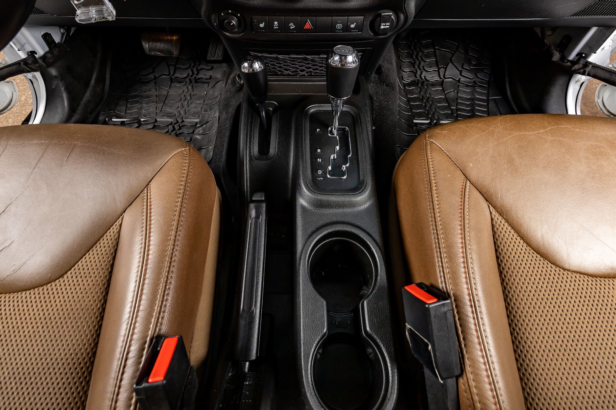 Used 2017 Jeep Wrangler Unlimited Sahara image 23