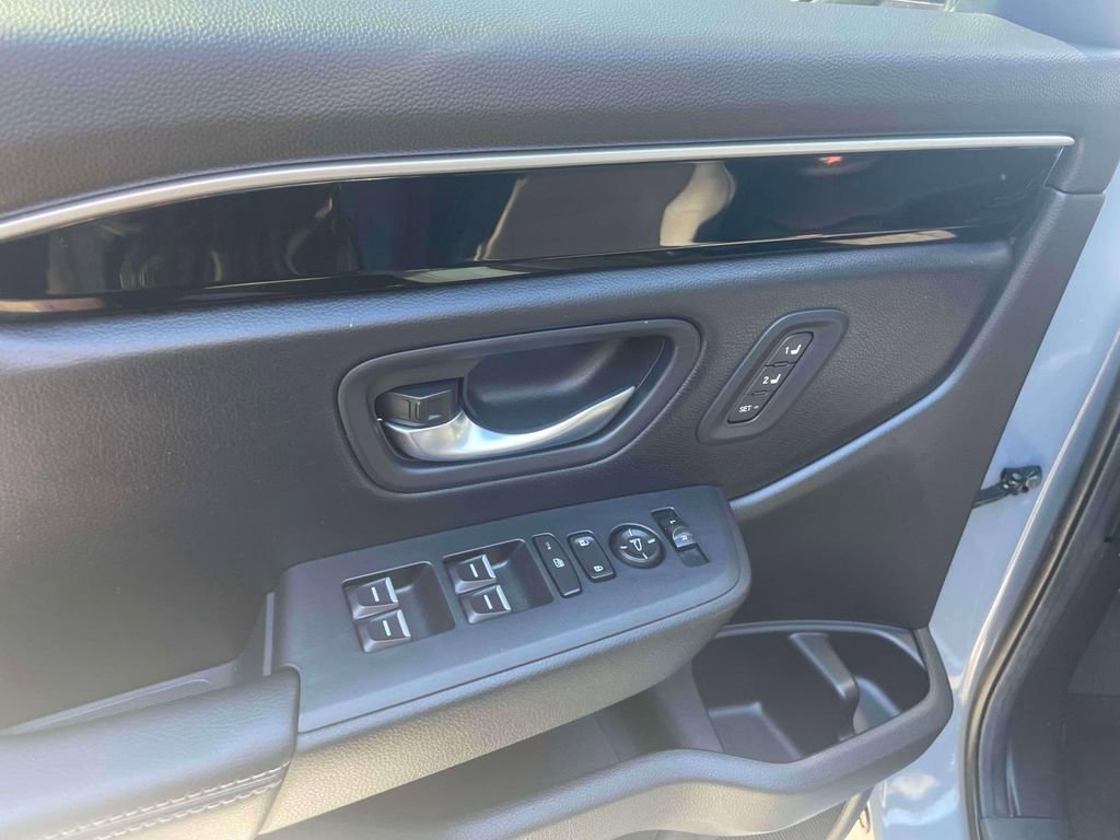 Certified 2024 Honda Pilot Touring image 16