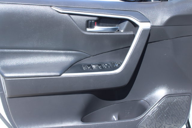 Used 2022 Toyota RAV4 XLE FWD image 10