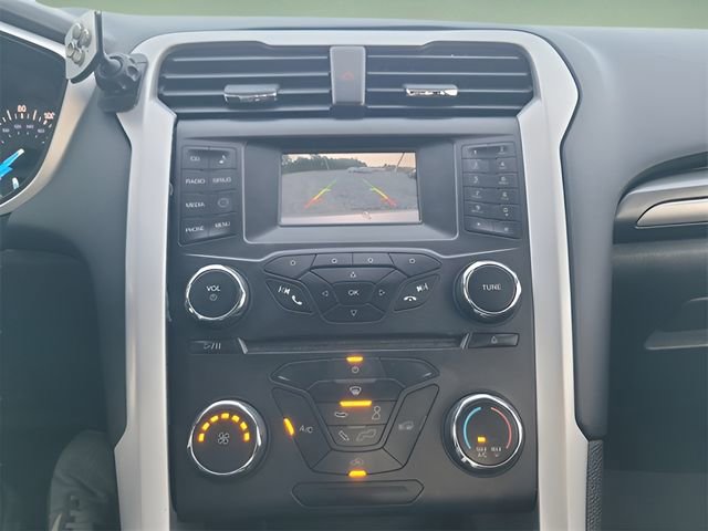 Used 2016 Ford Fusion SE FWD image 29