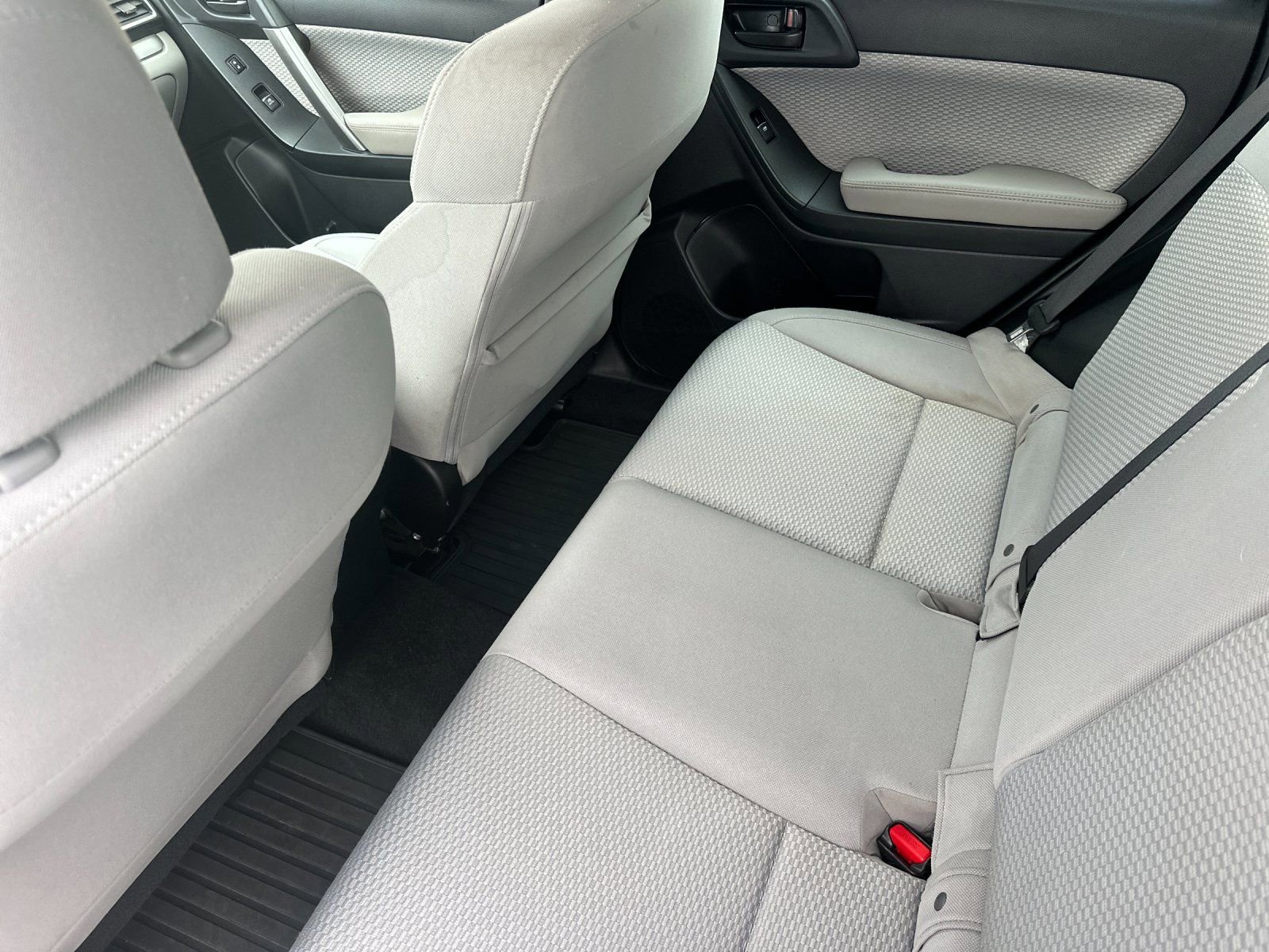 Used 2017 Subaru Forester 2.5i w/ Alloy Wheel Package image 12