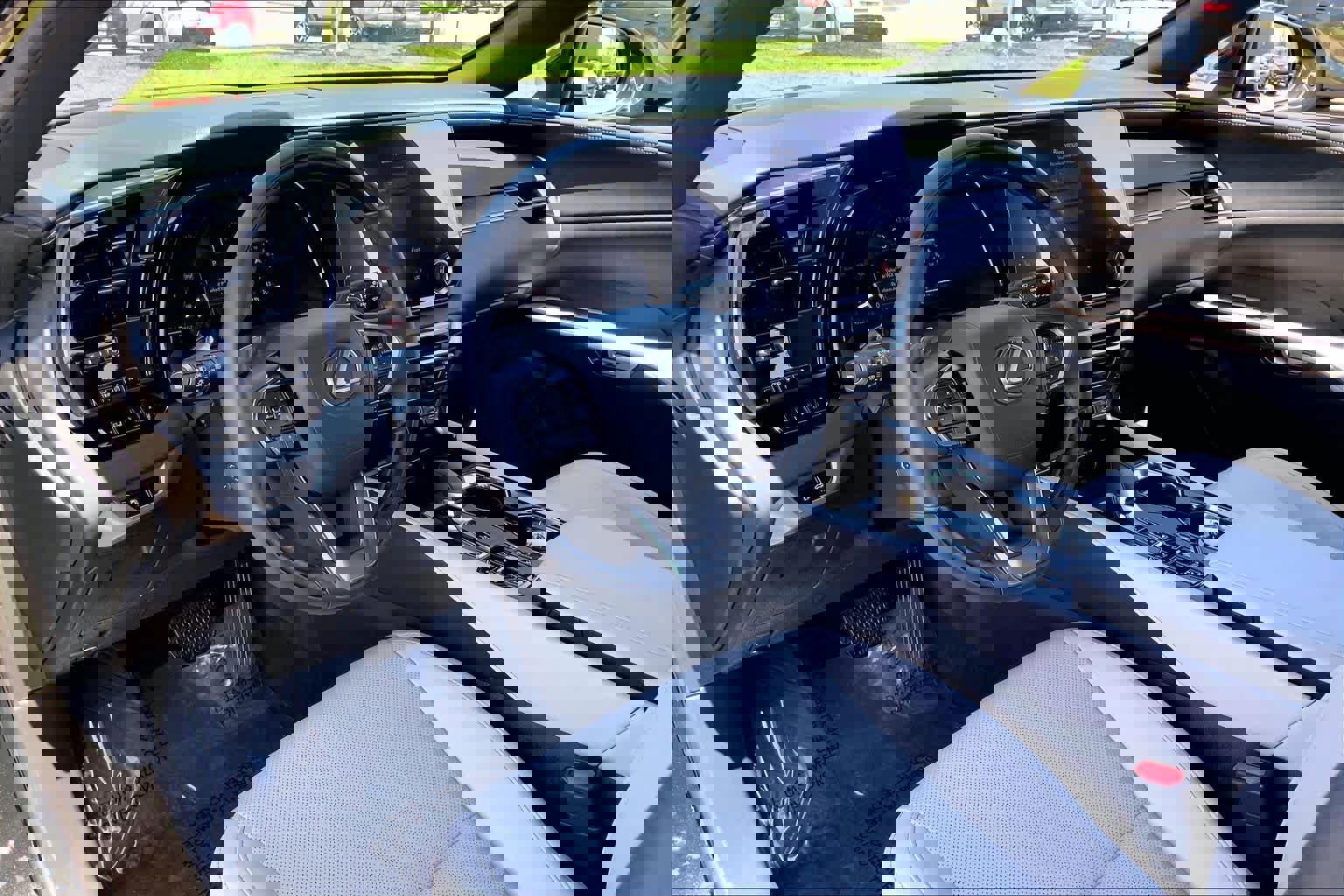 Used 2025 Lexus RX 350 Premium w/ Accessory Package AWD/4WD image 18