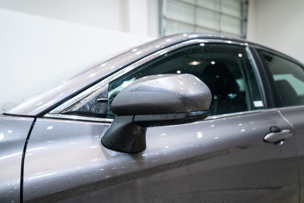 Certified 2020 Toyota Camry SE image 11