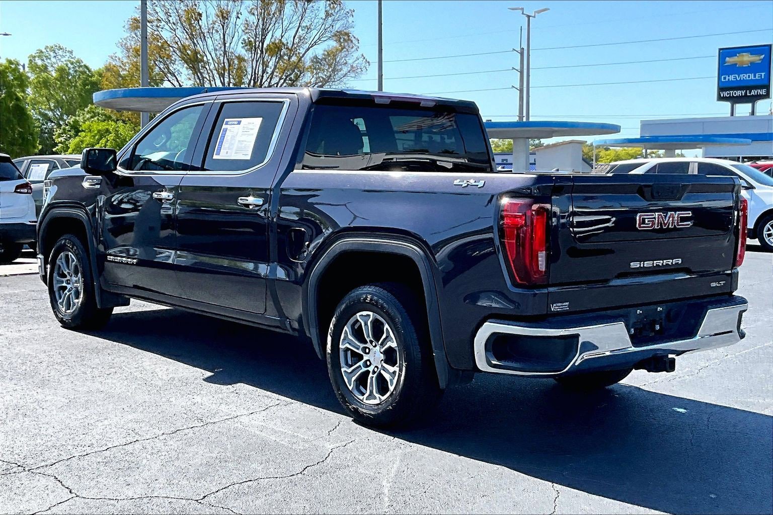 Used 2024 GMC Sierra 1500 SLT AWD/4WD image 3