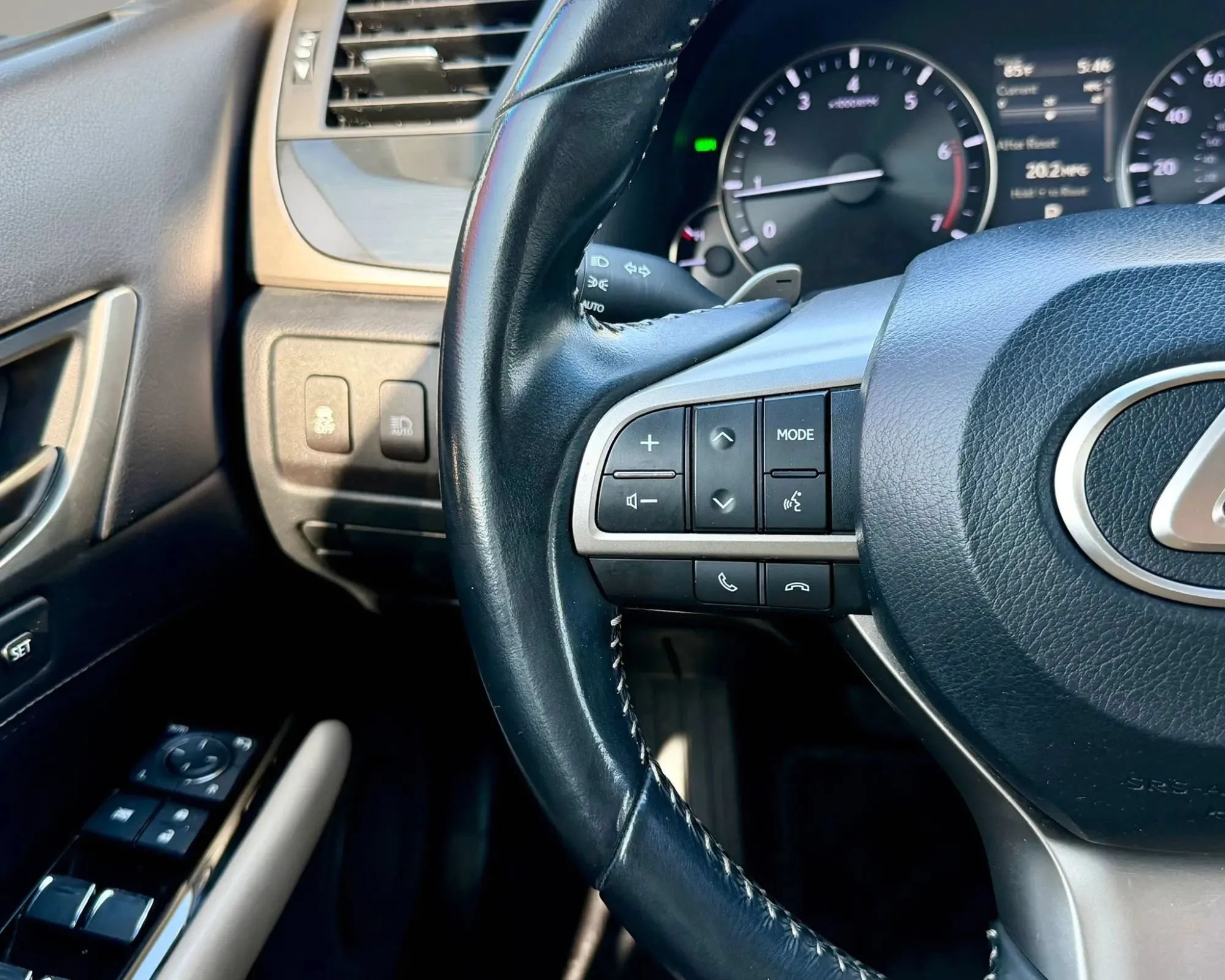 Used 2017 Lexus GS 200t RWD image 20