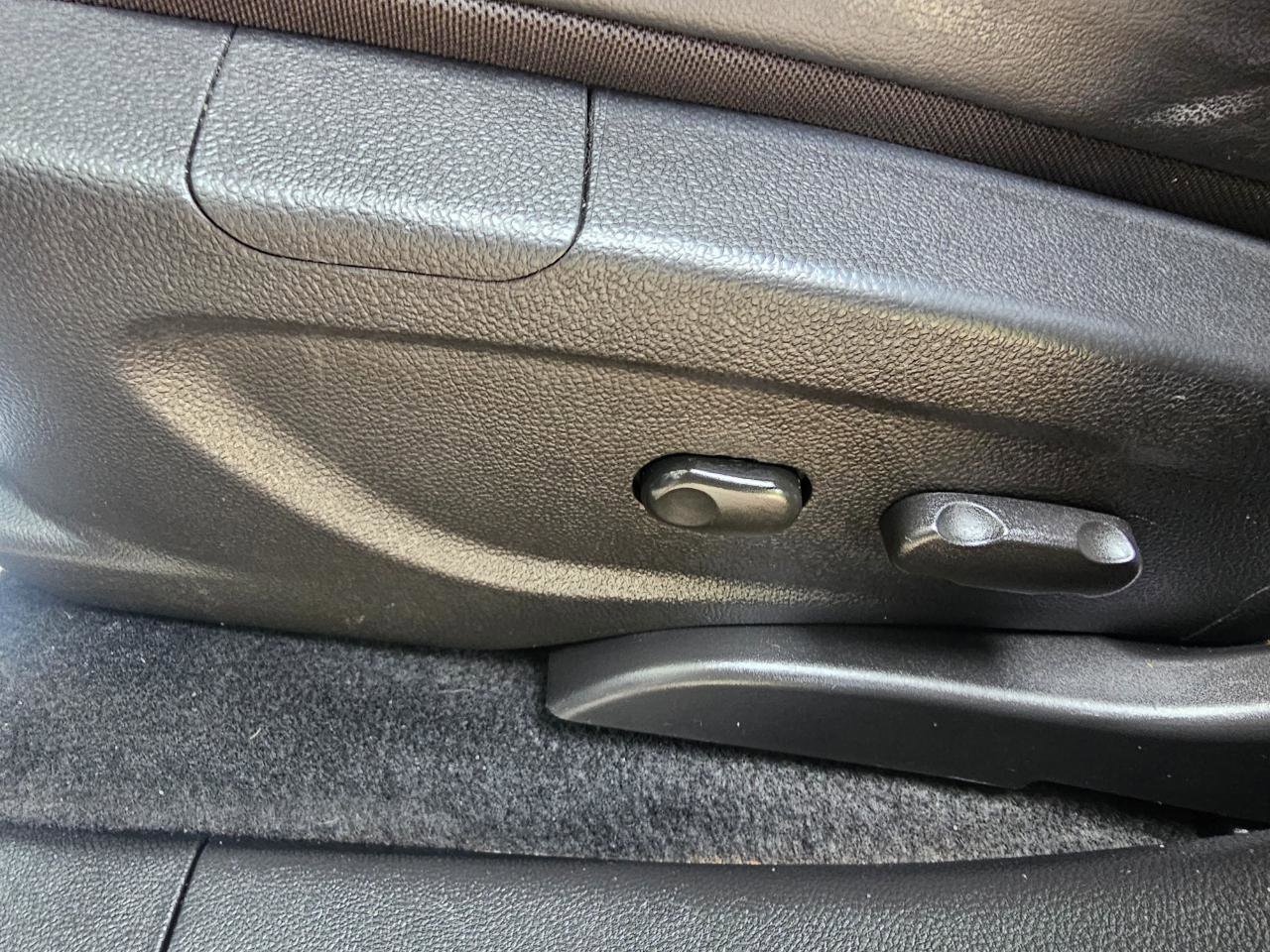 Used 2021 Chevrolet Trax LT w/ Driver Confidence Package image 31