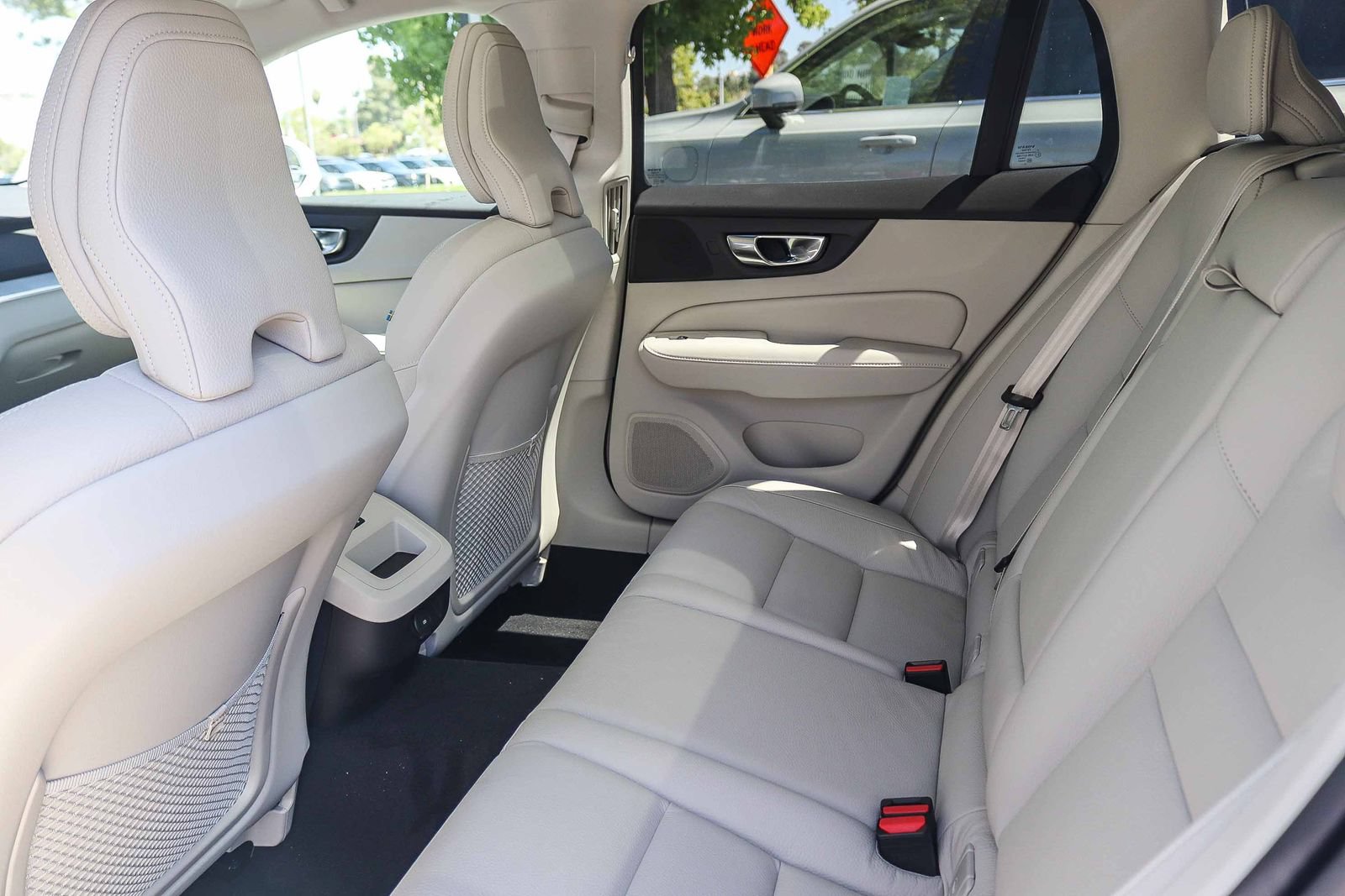 New 2026 Volvo V60 B5 Cross Country Plus w/ Climate Package AWD/4WD image 17