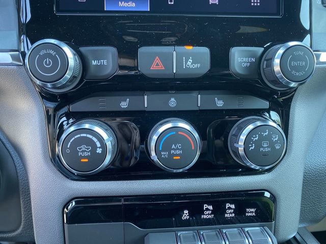 New 2025 RAM 1500 4x4 Crew Cab image 18