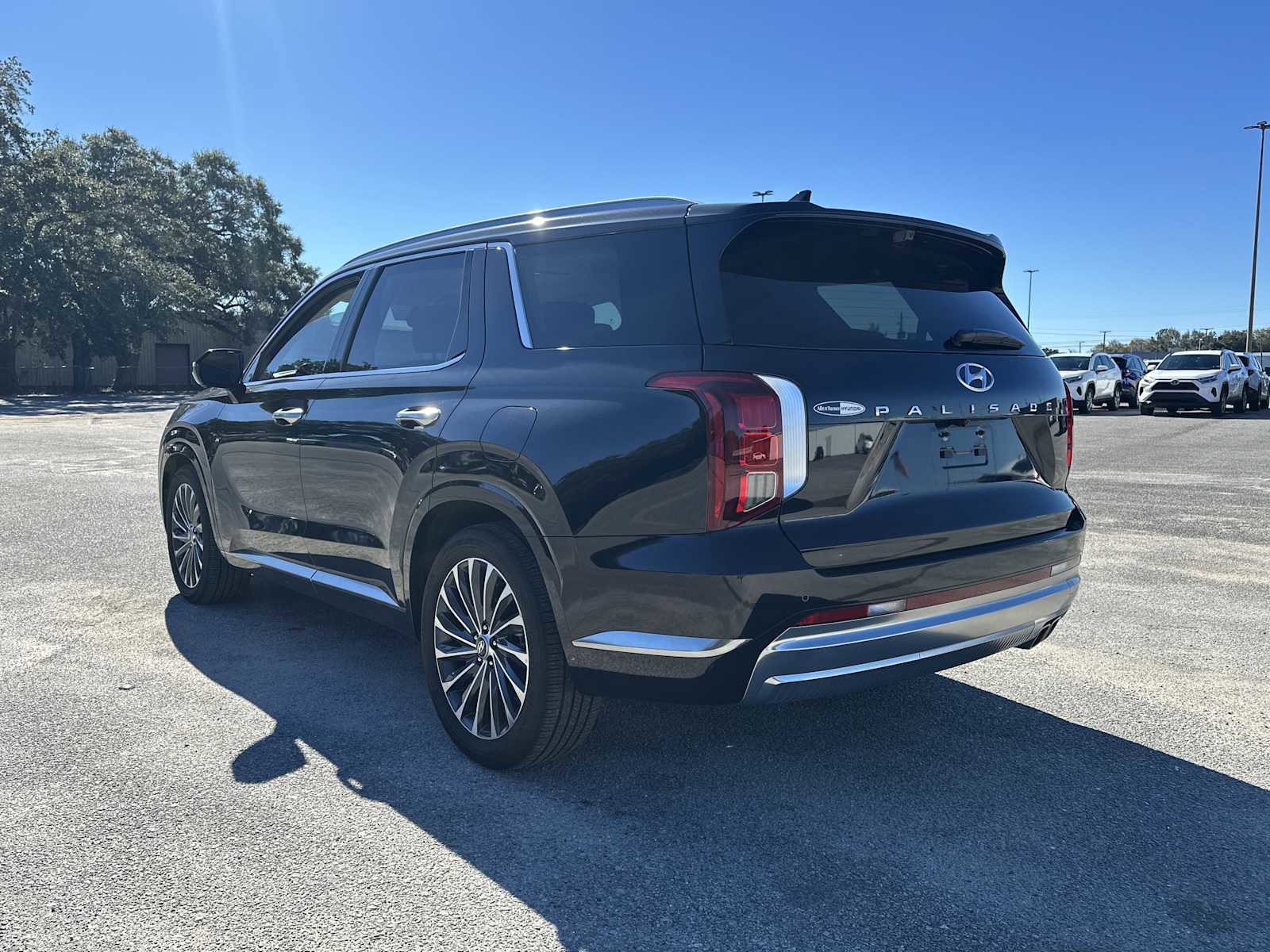 Used 2023 Hyundai Palisade Calligraphy image 6