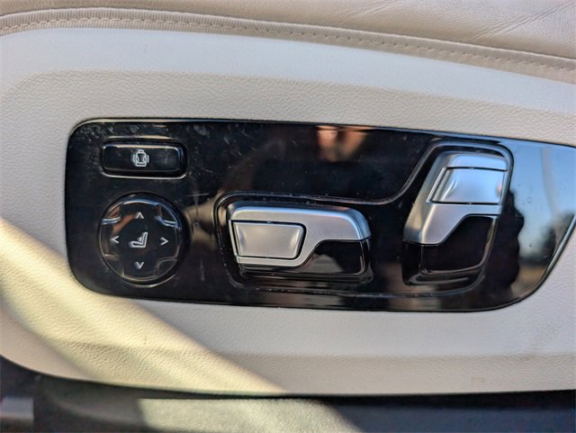 Used 2019 BMW X5 xDrive40i w/ M Sport Package image 16