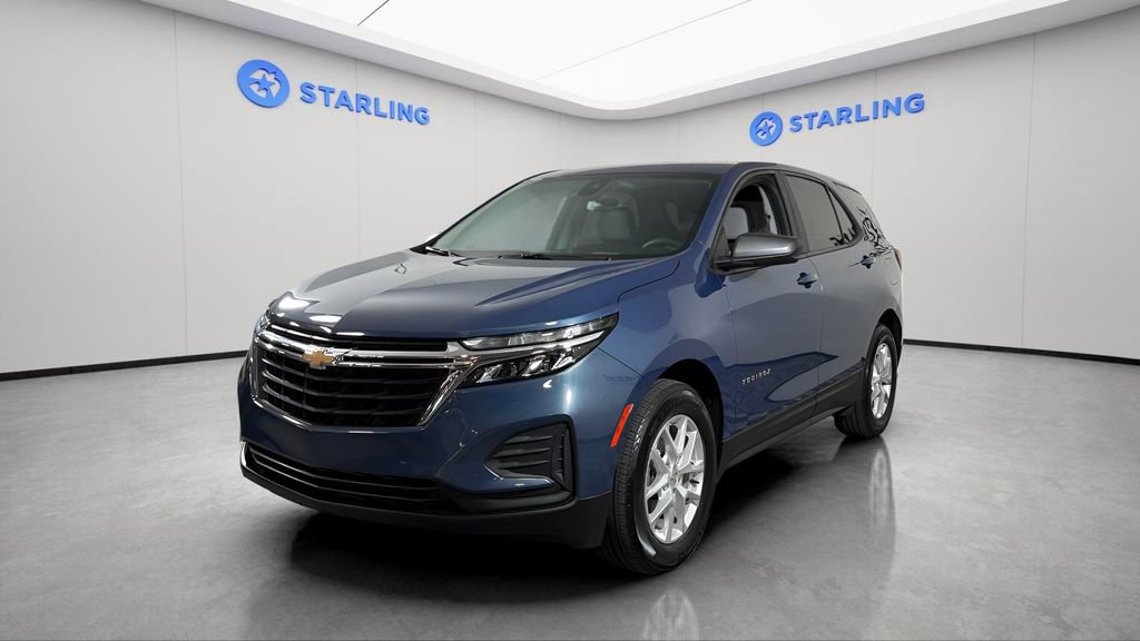Used 2024 Chevrolet Equinox LS w/ Driver Confidence II Package FWD image 2