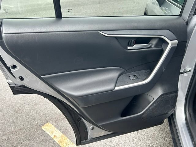 Used 2025 Toyota RAV4 XLE AWD/4WD image 28