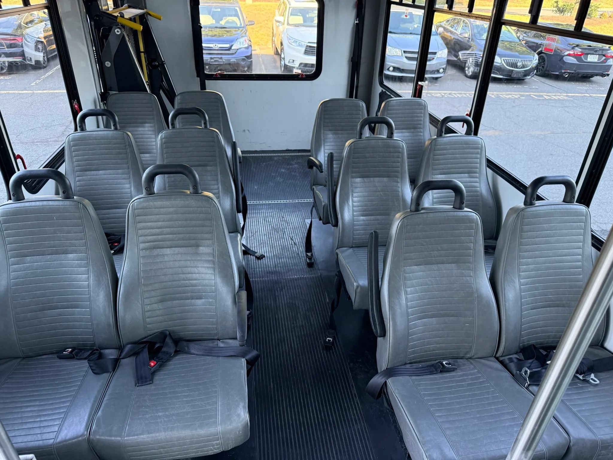 Used 2013 Ford E-350 and Econoline 350 Super Duty w/ Shuttle Bus Prep Pkg RWD image 26