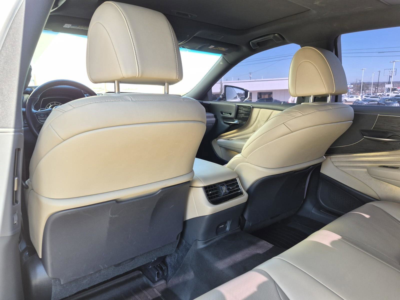 Used 2021 Lexus LS 500 image 30