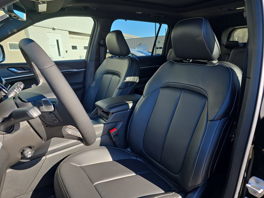 New 2025 Jeep Grand Cherokee L Limited w/ Luxury Tech Group II image 16