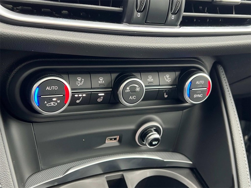 New 2025 Alfa Romeo Stelvio Sprint image 21