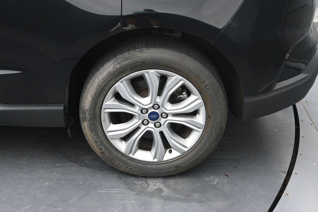 Used 2022 Ford Edge Titanium w/ Equipment Group 301A AWD/4WD image 13