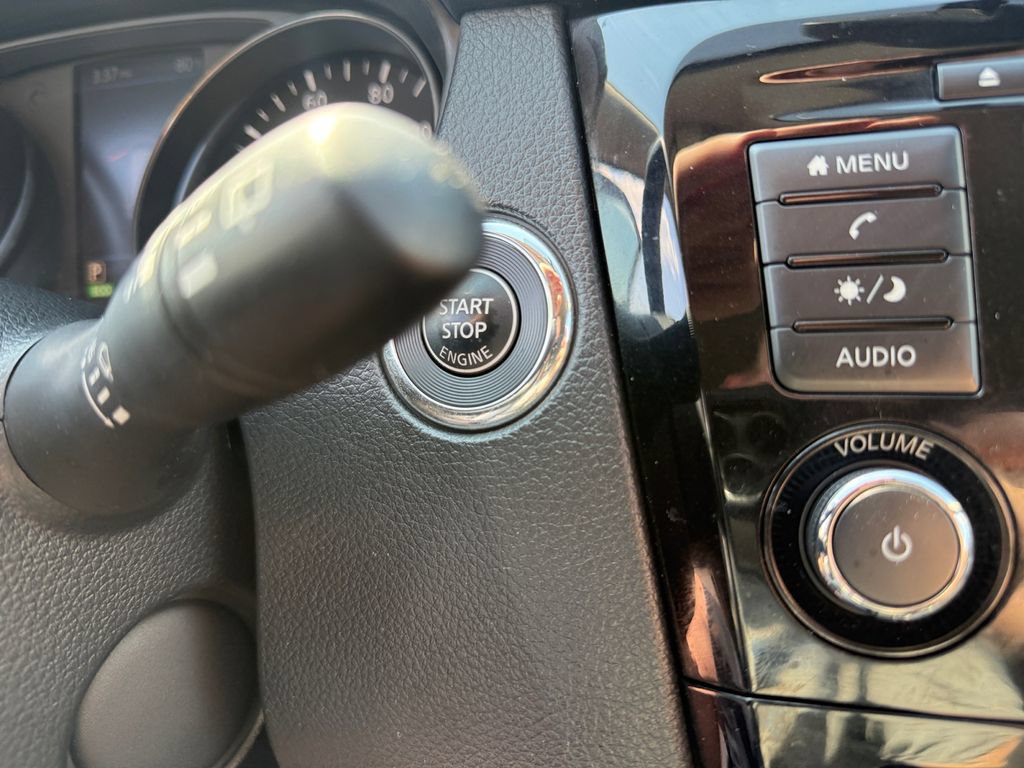 Used 2018 Nissan Rogue SV AWD/4WD image 20