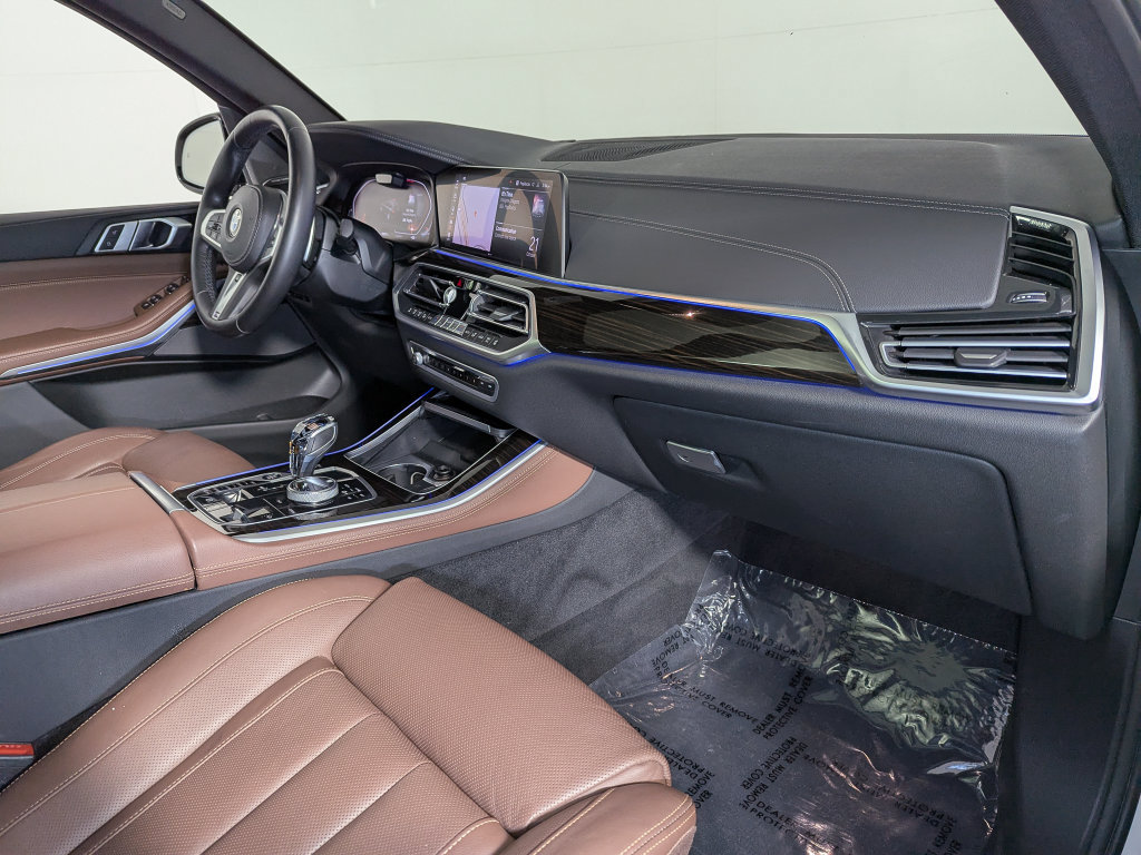 Used 2020 BMW X5 xDrive40i w/ M Sport Package AWD/4WD image 32