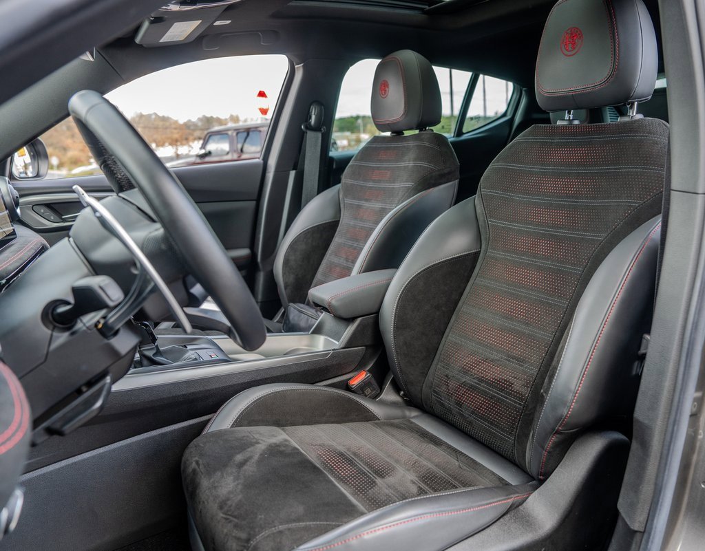 Used 2024 Alfa Romeo Tonale Veloce w/ Active Assist Package image 16