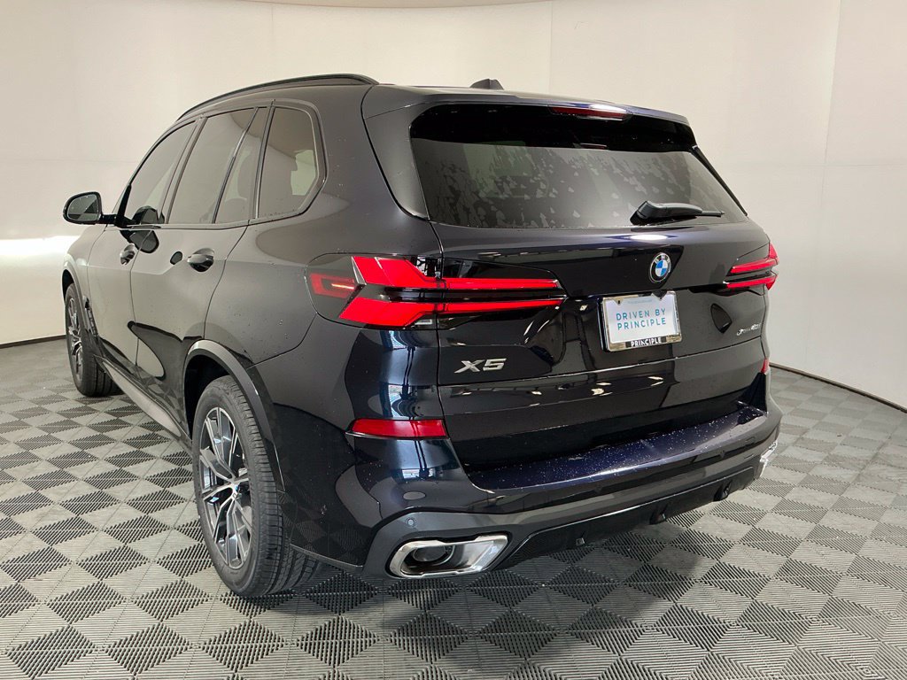 New 2026 BMW X5 xDrive40i w/ M Sport Package AWD/4WD image 7