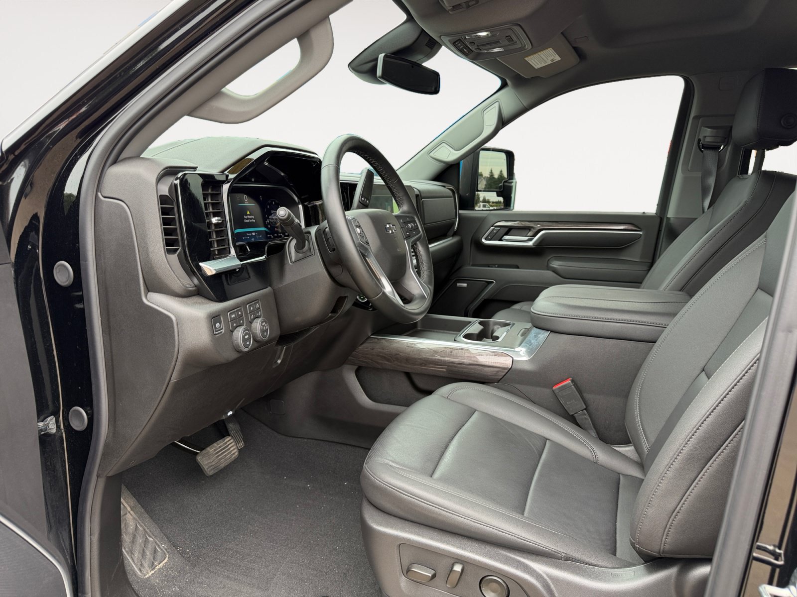 Used 2026 Chevrolet Silverado 2500 LTZ w/ Trail Boss Package AWD/4WD image 9