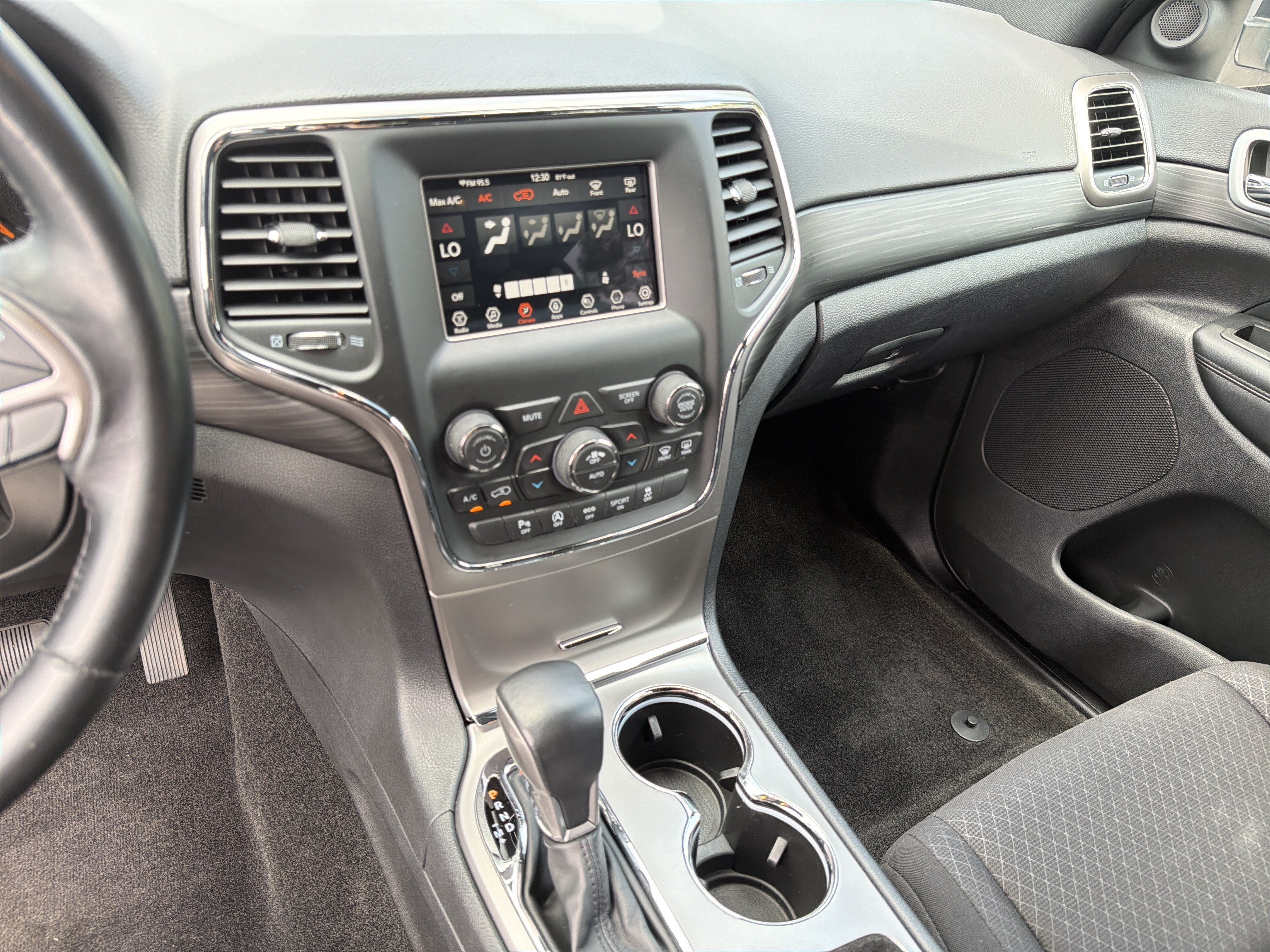 Used 2021 Jeep Grand Cherokee Laredo RWD image 32