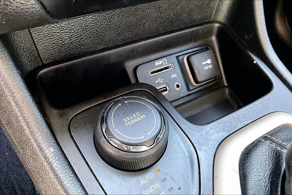 Used 2016 Jeep Cherokee Latitude image 31