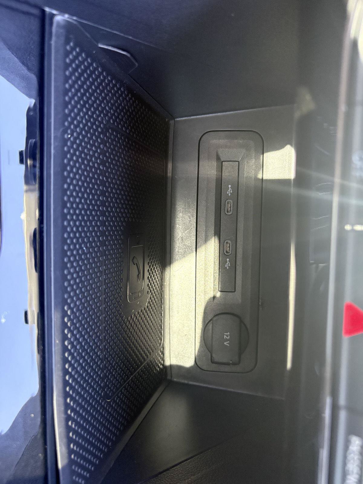Certified 2022 Volkswagen Atlas SEL R-Line AWD/4WD image 19