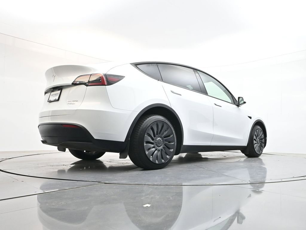 Used 2023 Tesla Model Y Long Range AWD/4WD image 35