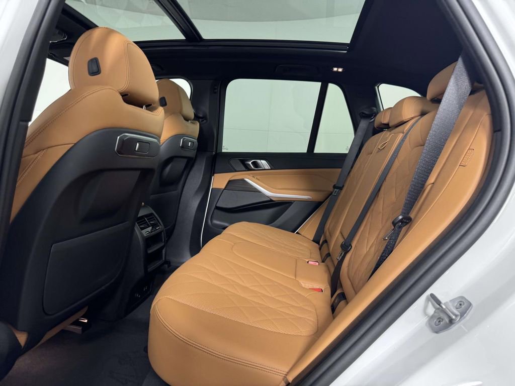 Used 2026 BMW X5 xDrive40i AWD/4WD image 31