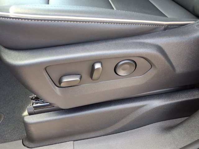Used 2025 Chevrolet Tahoe Premier AWD/4WD image 21