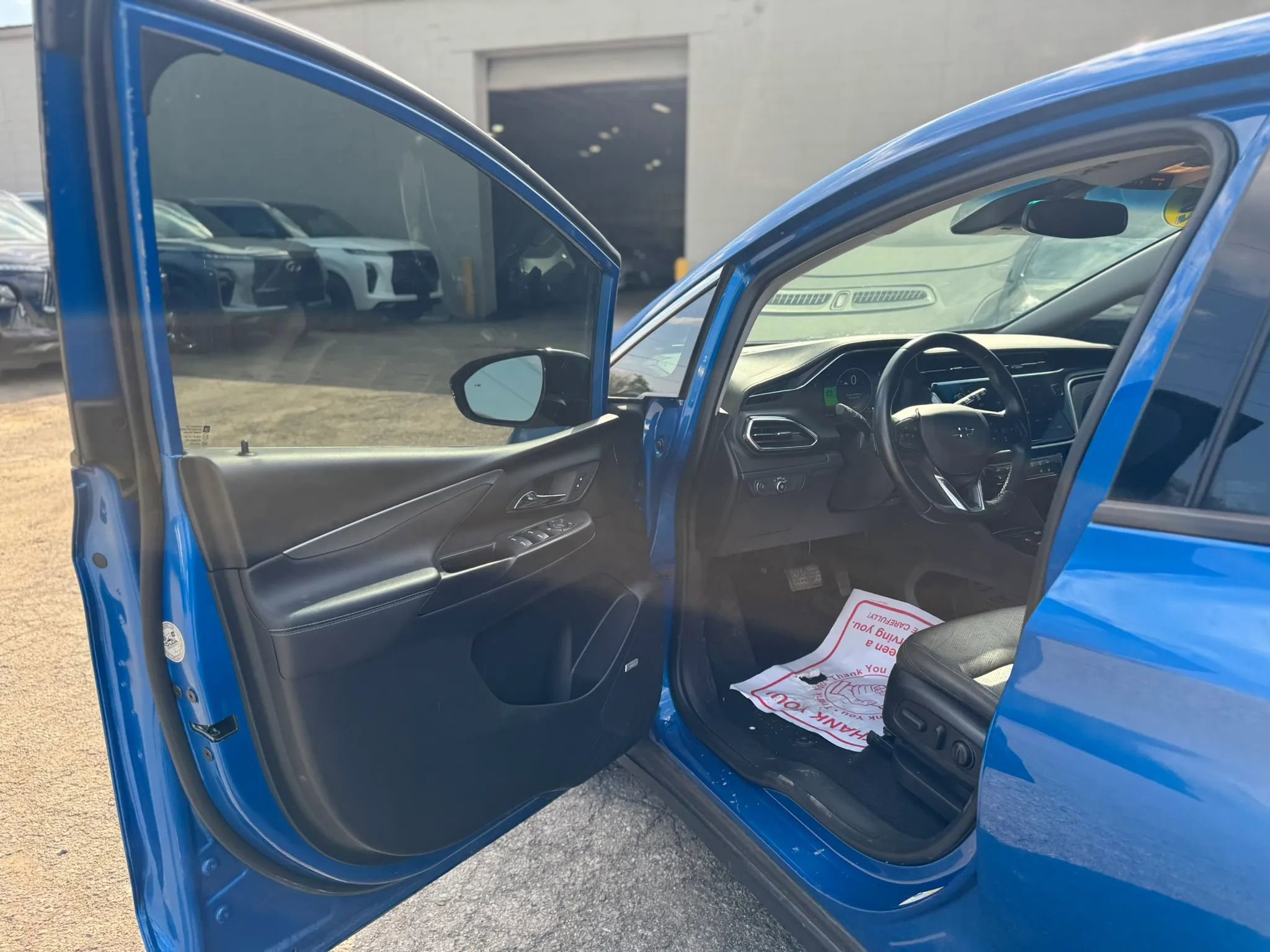 Used 2023 Chevrolet Bolt LT w/ Infotainment Package FWD image 9