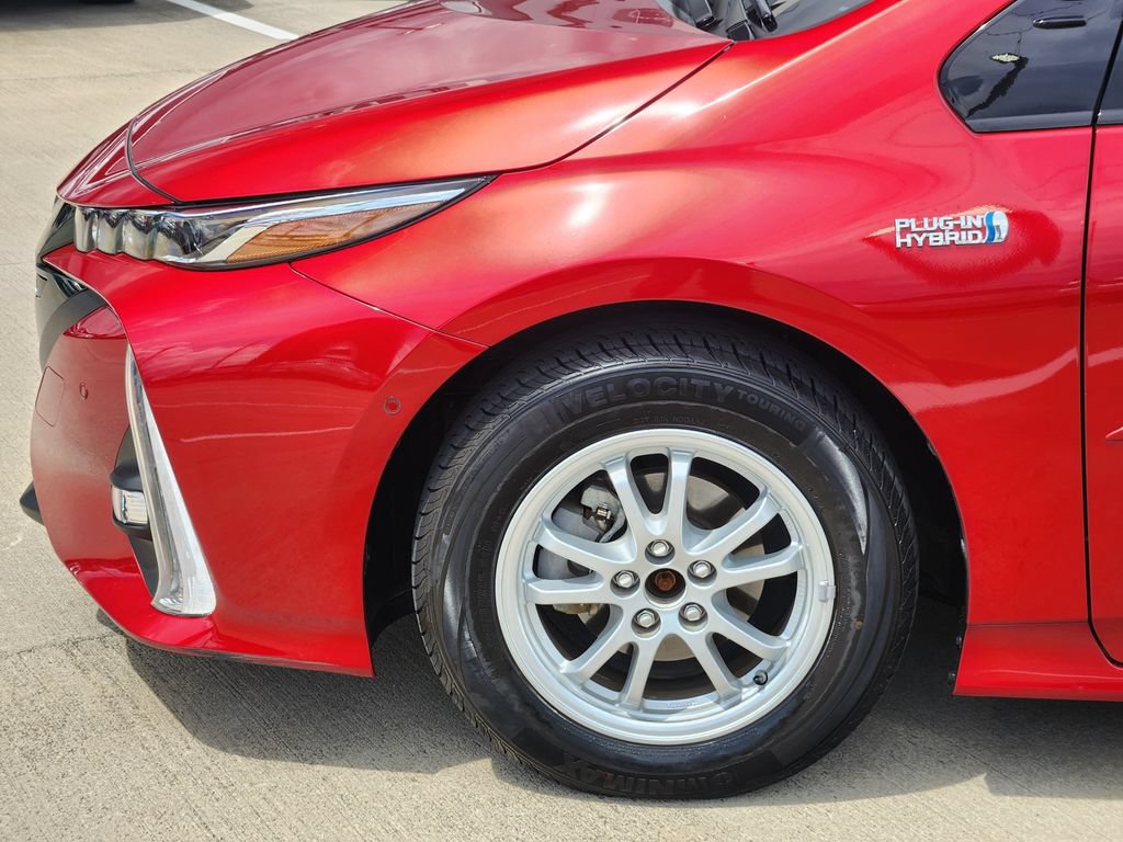 Used 2017 Toyota Prius Prime Advanced FWD image 8