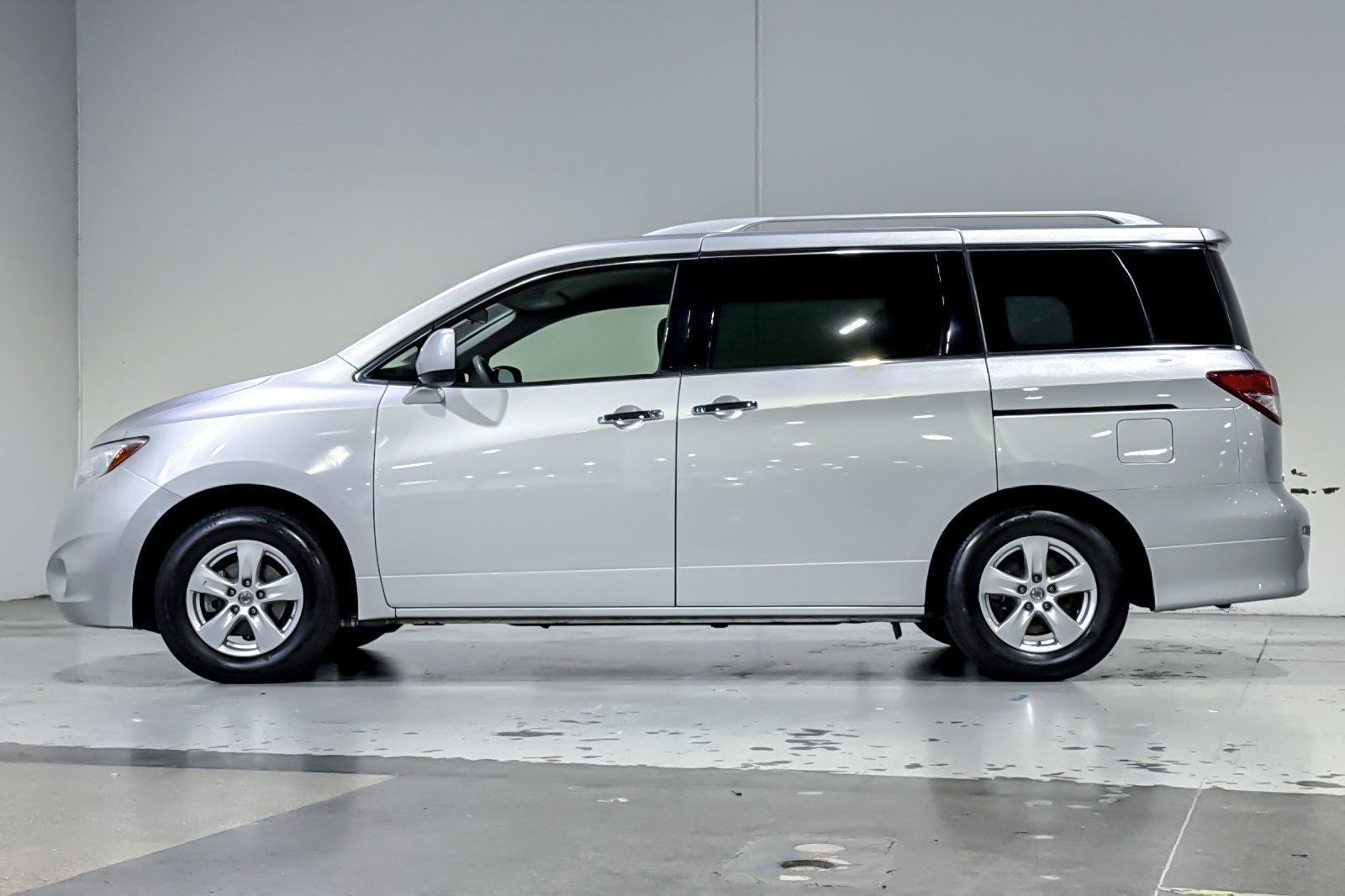 Used 2012 Nissan Quest SV FWD image 2