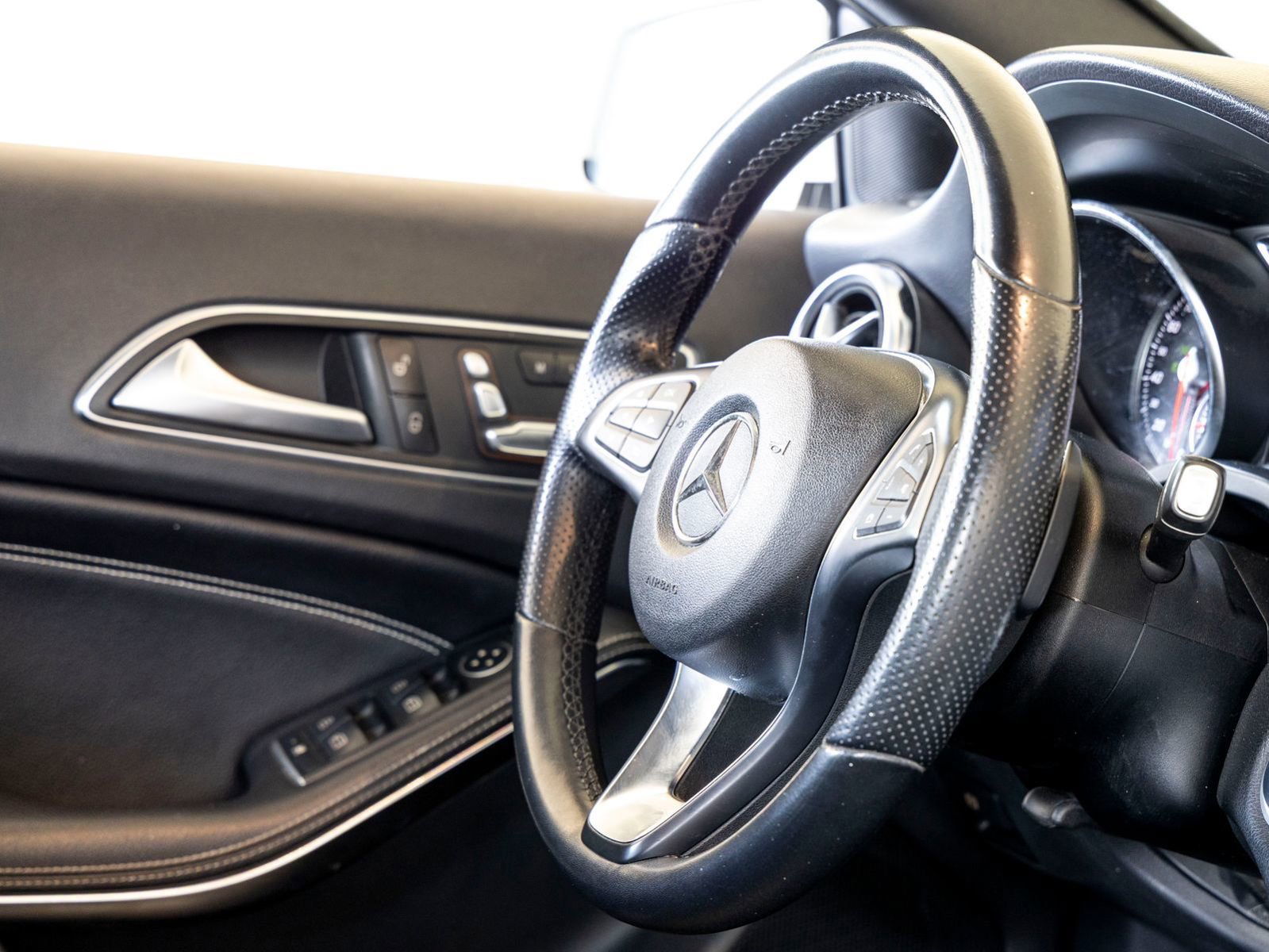 Used 2020 Mercedes-Benz GLA 250 image 28