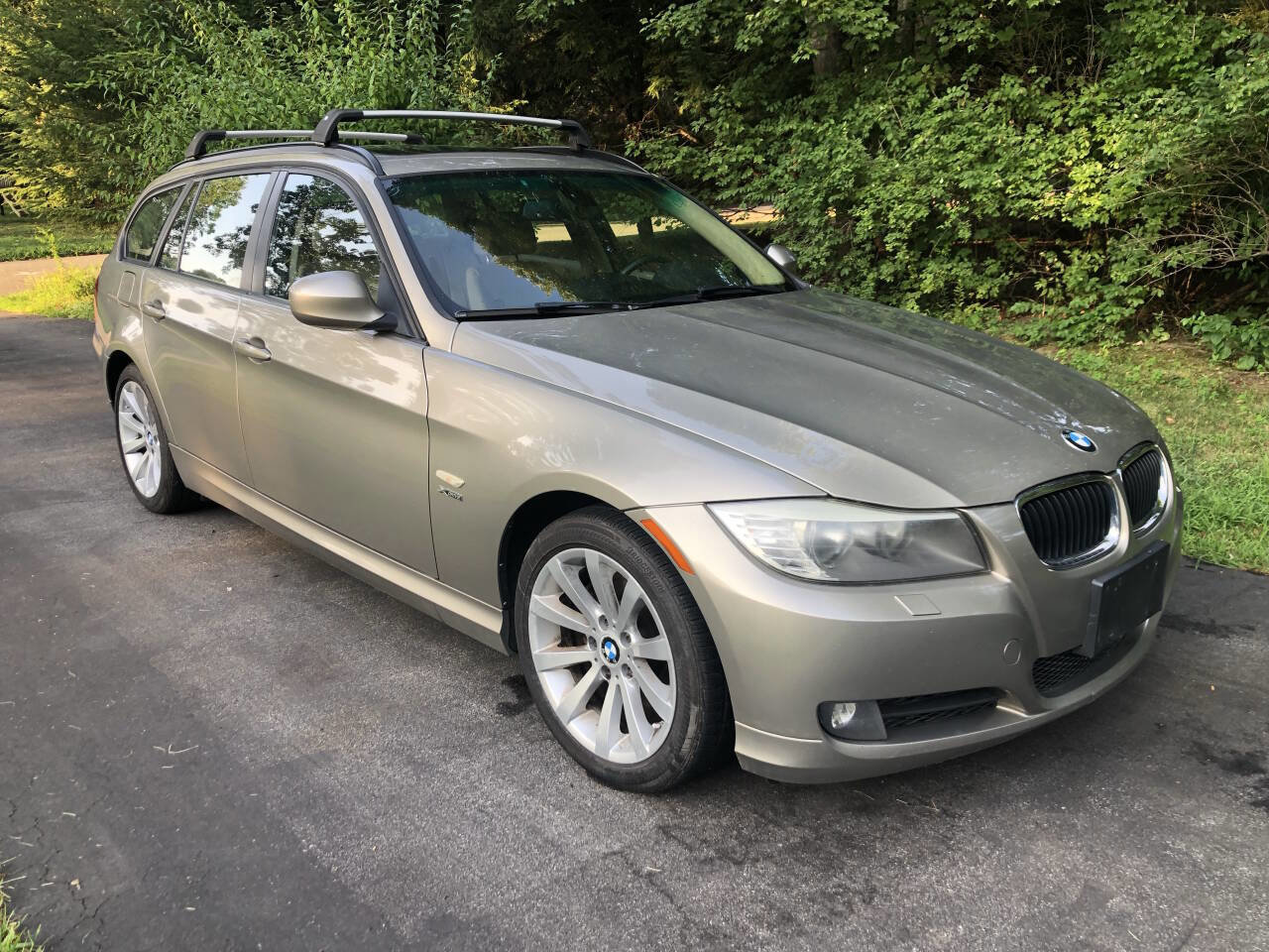 Used 2012 BMW 328i xDrive Wagon image 2