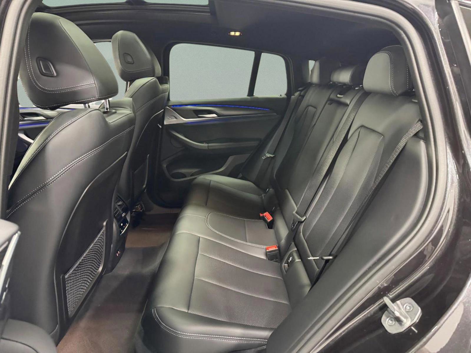 Used 2023 BMW X4 xDrive30i w/ M Sport Package image 10