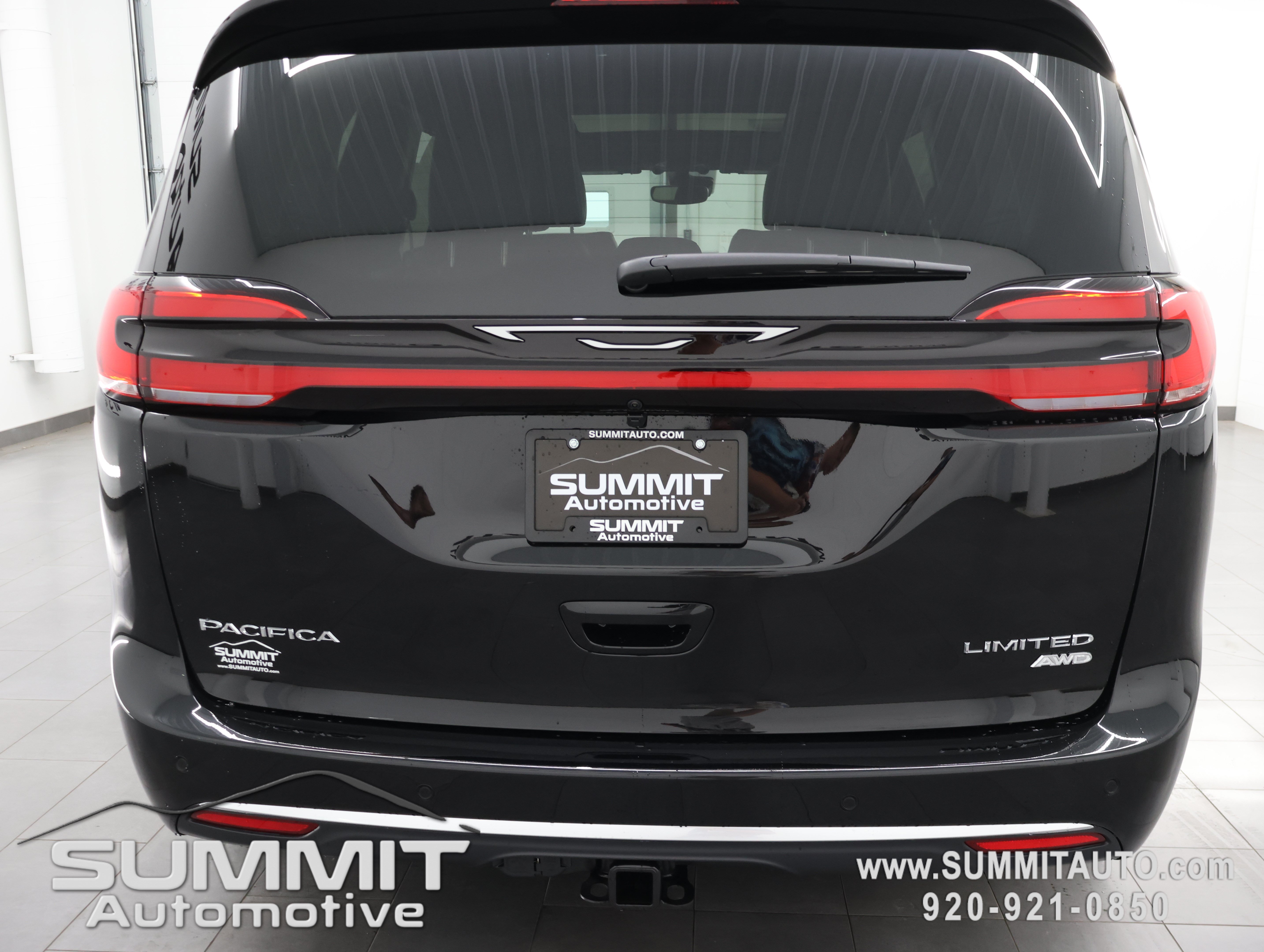 New 2027 Chrysler Pacifica Limited AWD/4WD image 33