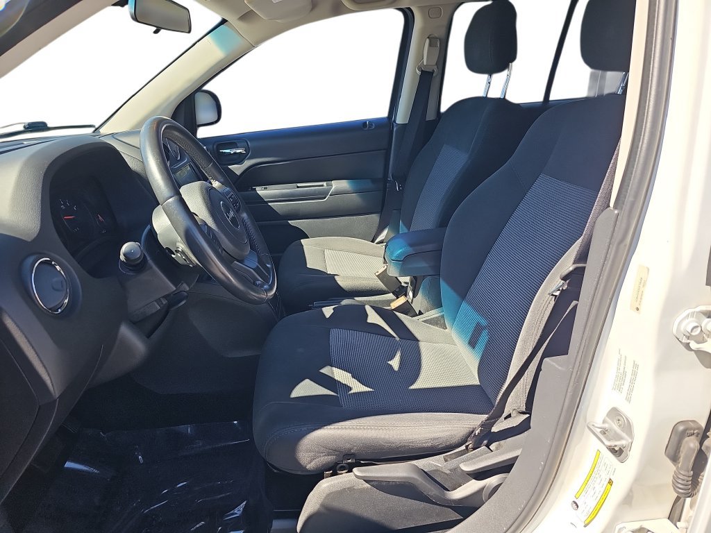 Used 2012 Jeep Compass Latitude FWD image 15