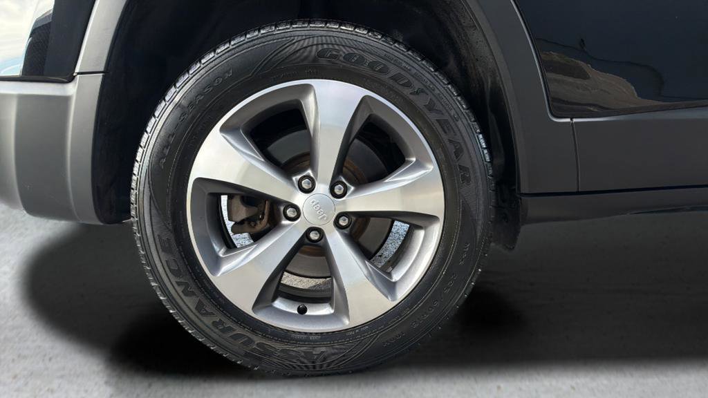 Used 2021 Jeep Cherokee Limited image 13