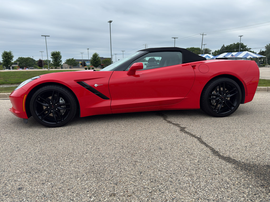 Used 2018 Chevrolet Corvette Stingray Convertible w/ 1LT RWD image 2