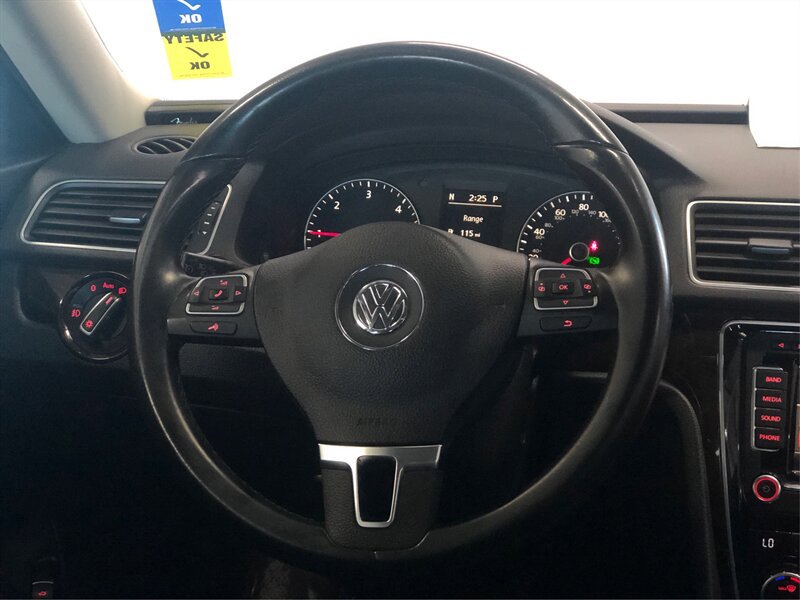 Used 2015 Volkswagen Passat TDI SEL Premium FWD image 16