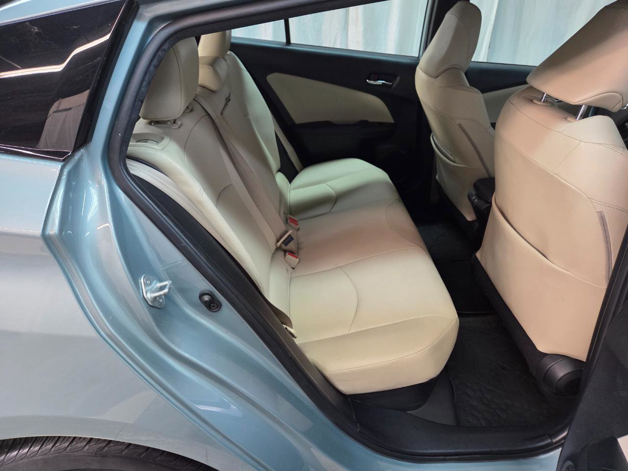 Used 2019 Toyota Prius XLE w/ Advanced Technology Package image 15