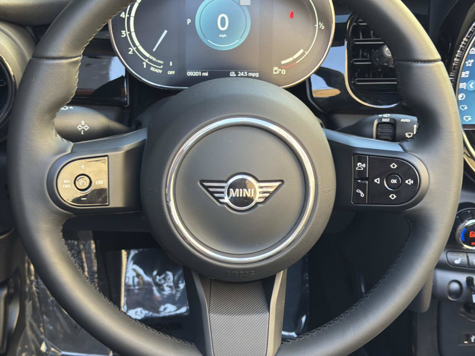 Used 2024 MINI Cooper Convertible FWD image 9