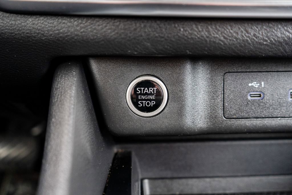 Used 2023 Nissan Rogue S image 25