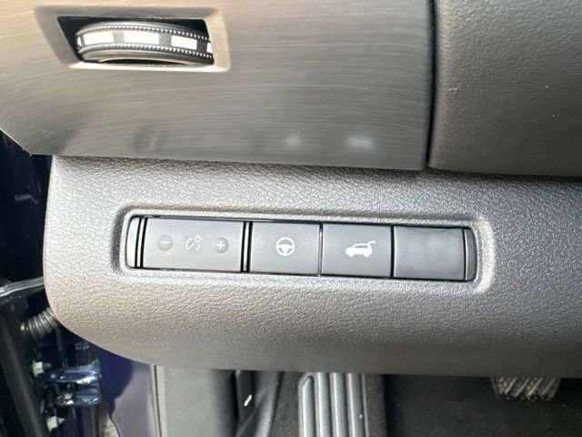 Used 2025 Nissan Pathfinder SL AWD/4WD image 15
