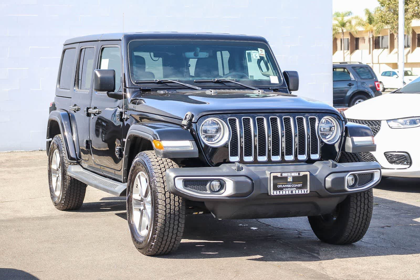 Used 2018 Jeep Wrangler Unlimited Sahara AWD/4WD image 3