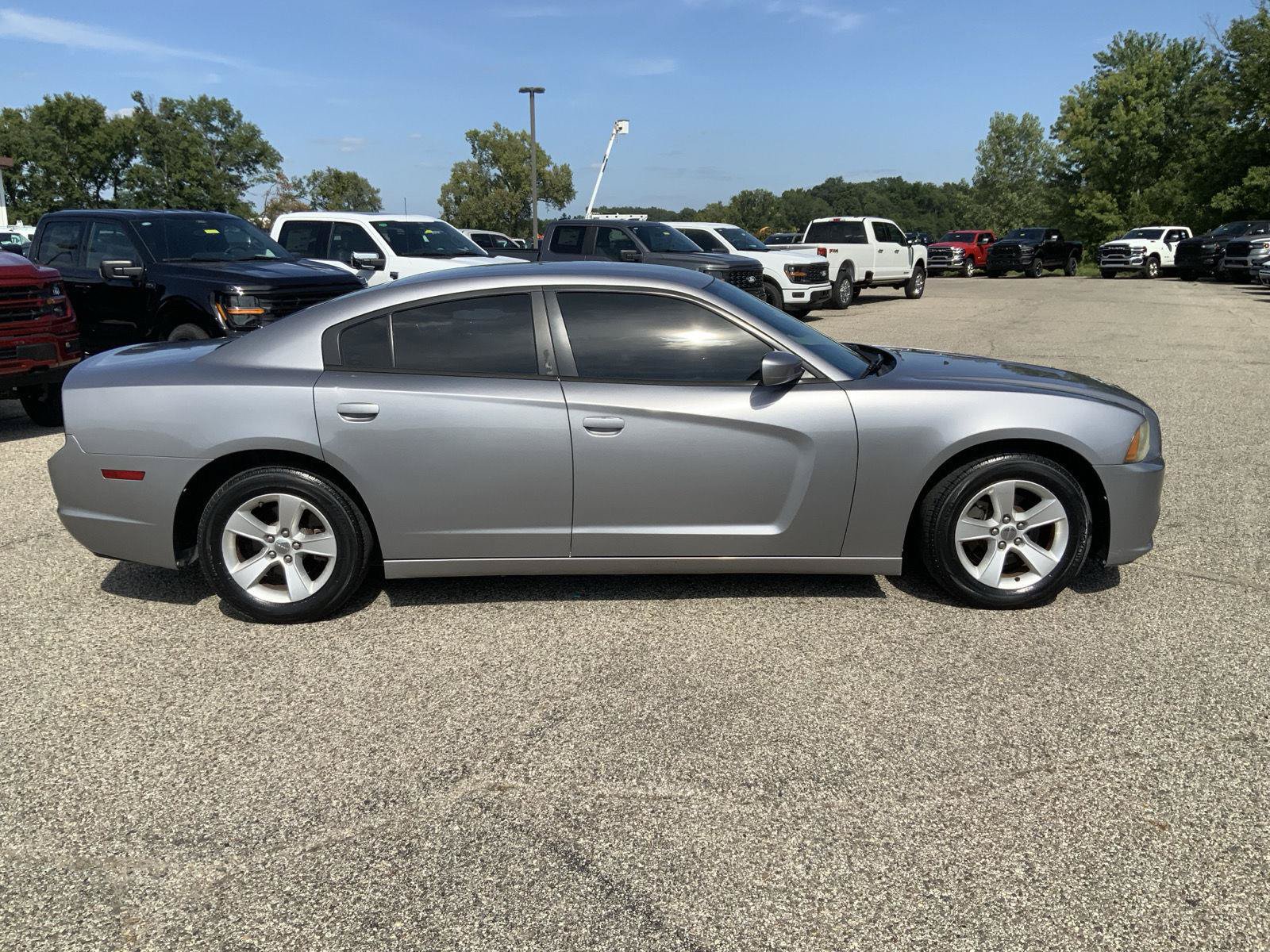Used 2014 Dodge Charger SE RWD image 12